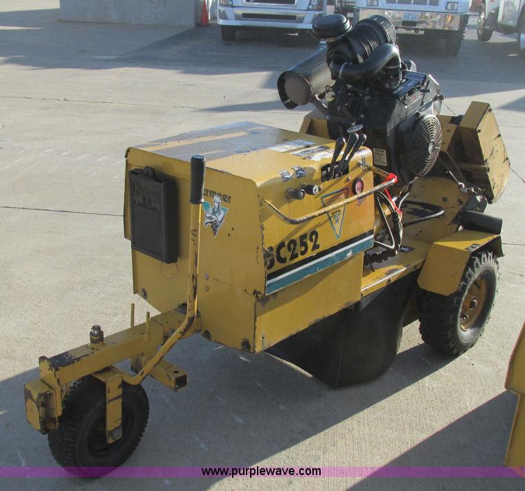 image for item BS9919 Vermeer SC252 stump grinder