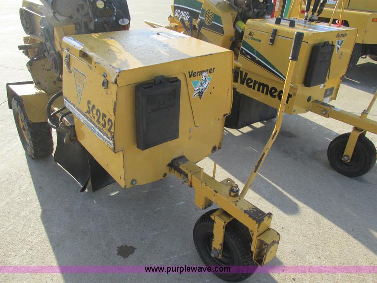 image for item BS9919 Vermeer SC252 stump grinder