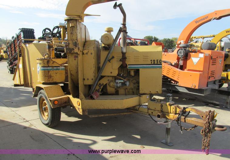 image for item BS9950 Vermeer 1250BC chipper