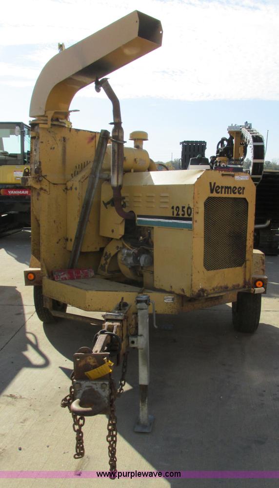 image for item BS9950 Vermeer 1250BC chipper