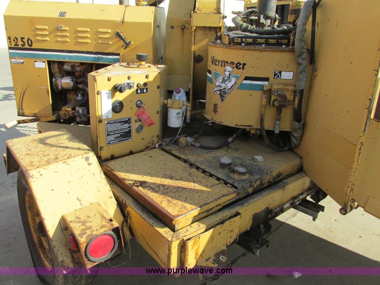 image for item BS9950 Vermeer 1250BC chipper