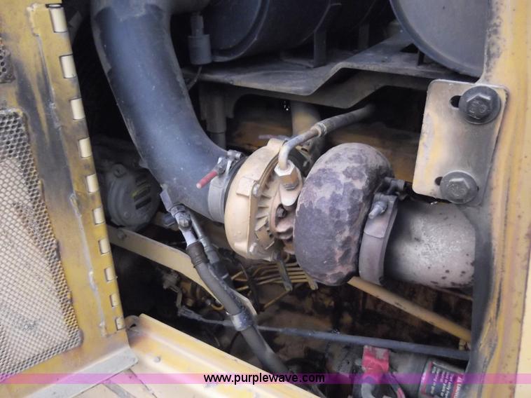 image for item E1238 1998 John Deere 750C LGP Series I dozer