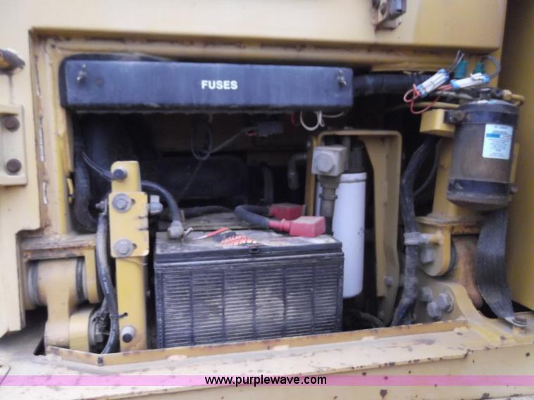 image for item E1238 1998 John Deere 750C LGP Series I dozer