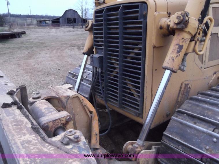 image for item E1238 1998 John Deere 750C LGP Series I dozer
