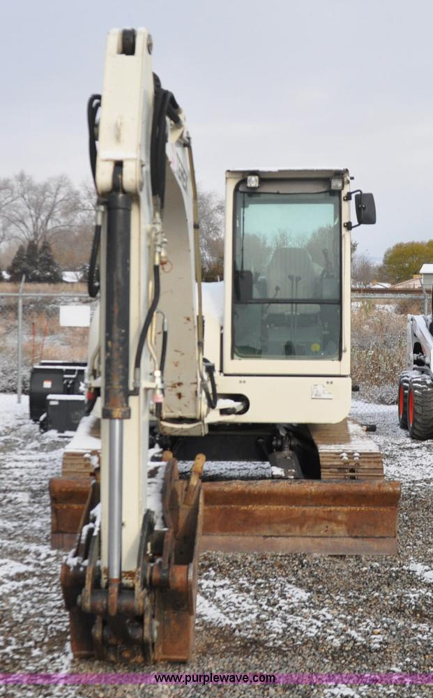 image for item G7038 2006 Terex HR32 compact excavator