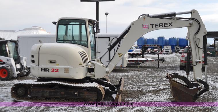 image for item G7038 2006 Terex HR32 compact excavator