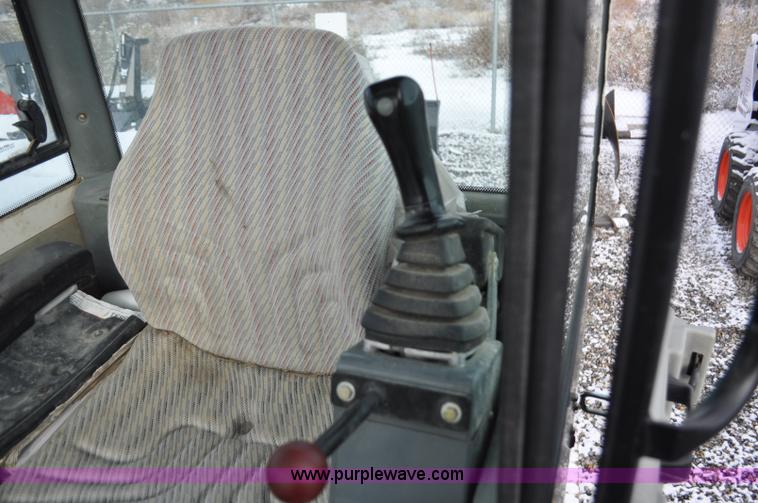 image for item G7038 2006 Terex HR32 compact excavator