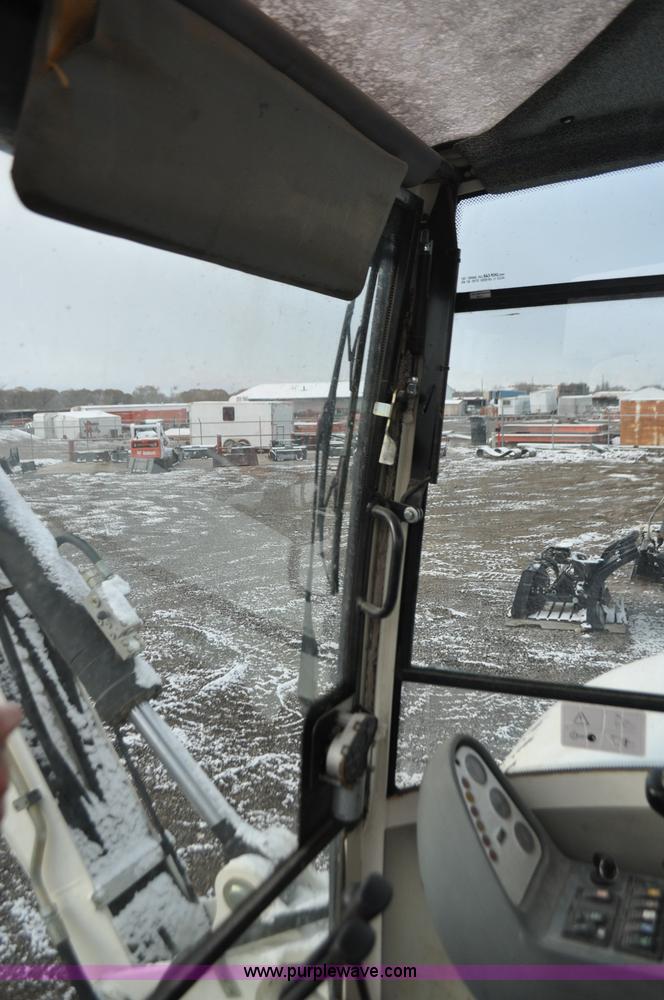 image for item G7038 2006 Terex HR32 compact excavator