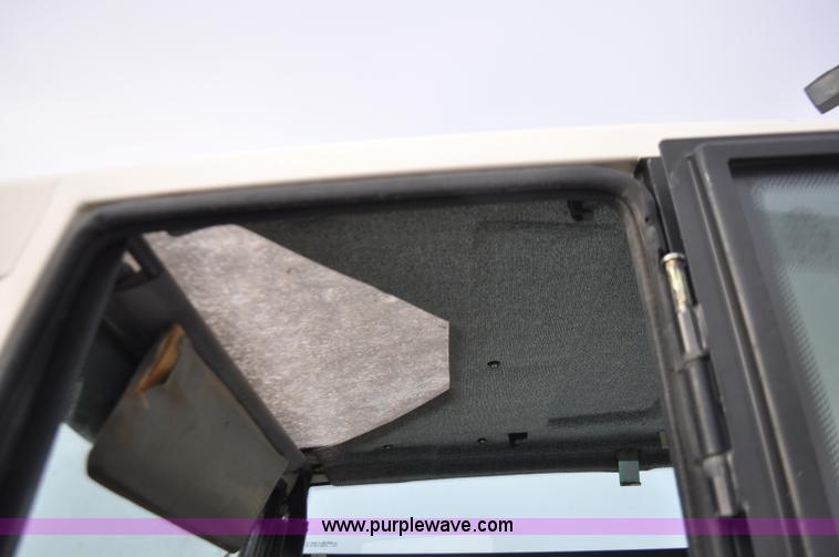 image for item G7038 2006 Terex HR32 compact excavator