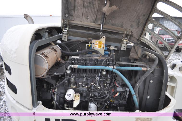 image for item G7038 2006 Terex HR32 compact excavator