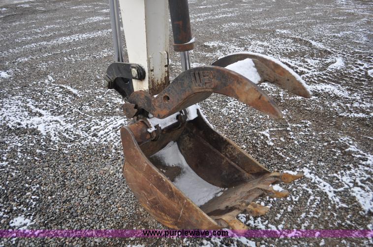 image for item G7038 2006 Terex HR32 compact excavator