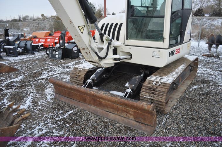 image for item G7038 2006 Terex HR32 compact excavator