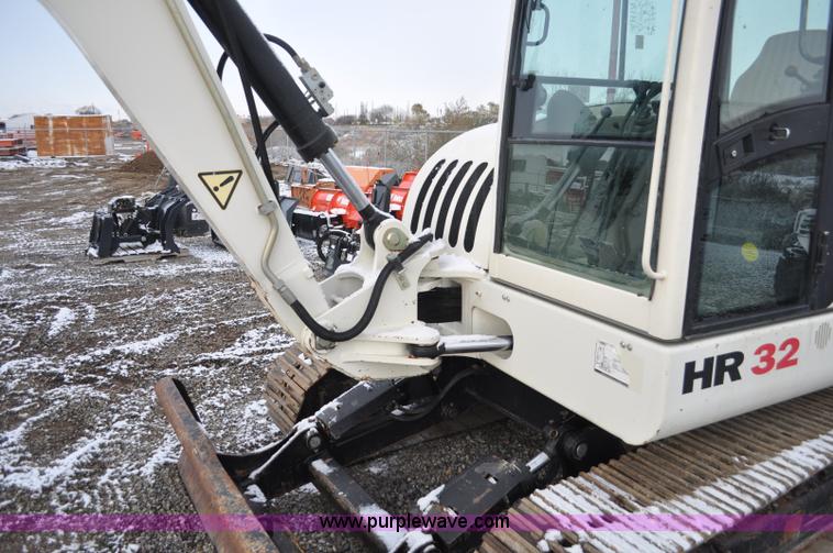 image for item G7038 2006 Terex HR32 compact excavator