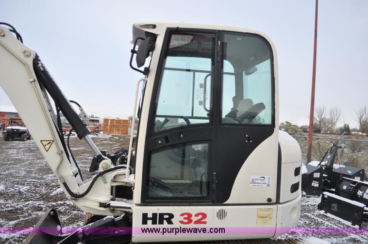 image for item G7038 2006 Terex HR32 compact excavator
