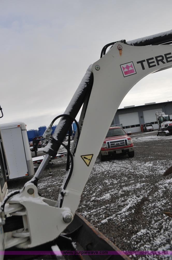 image for item G7038 2006 Terex HR32 compact excavator