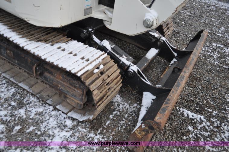 image for item G7038 2006 Terex HR32 compact excavator