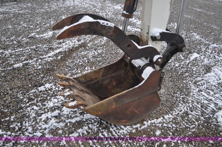 image for item G7038 2006 Terex HR32 compact excavator