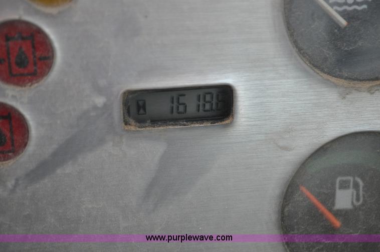 image for item G7038 2006 Terex HR32 compact excavator