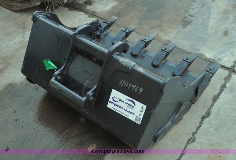 image for item G7058 Bobcat excavator bucket