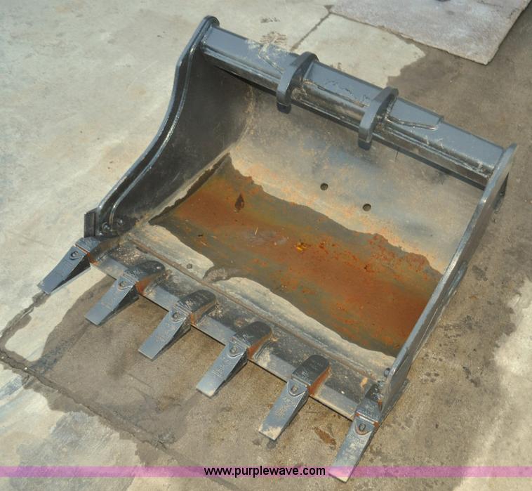 image for item G7058 Bobcat excavator bucket