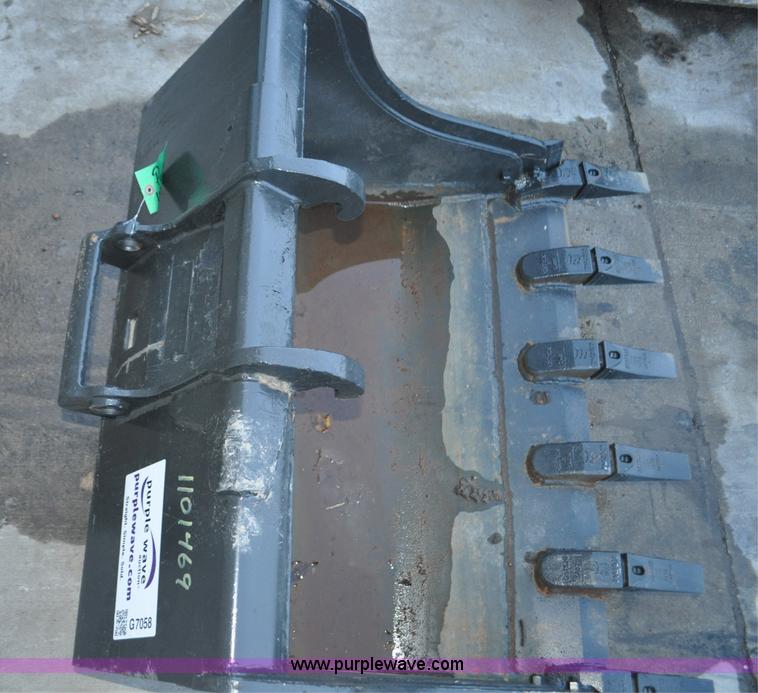 image for item G7058 Bobcat excavator bucket