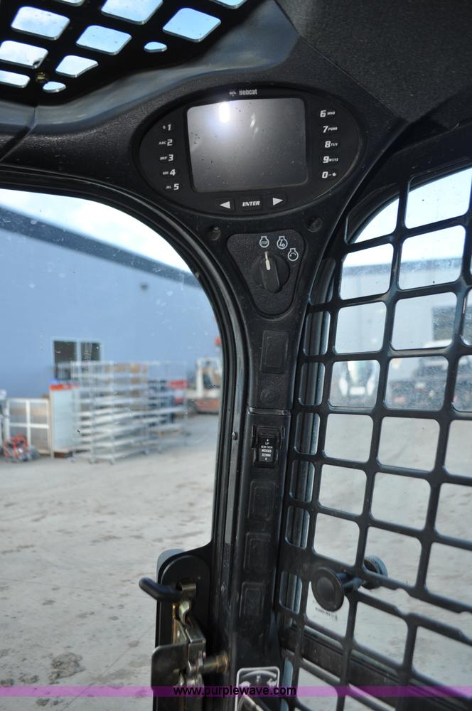 image for item G7077 2014 Bobcat S630 skid steer