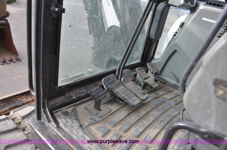image for item G7086 2010 Bobcat E80 compact excavator