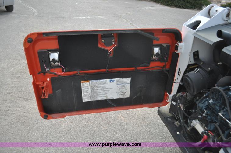 image for item G7088 2014 Bobcat S550 skid steer