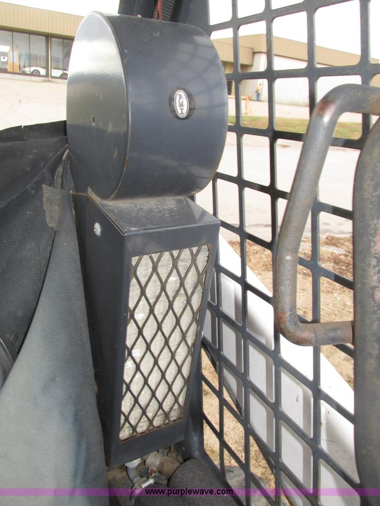 image for item H1005 Bobcat 843 skid steer