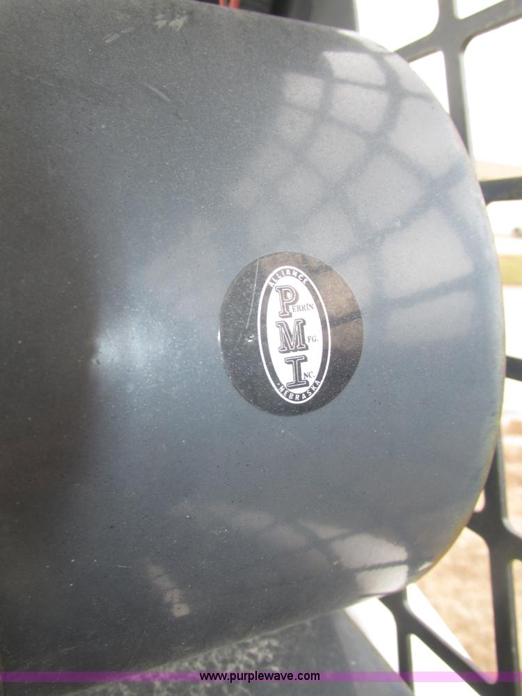 image for item H1005 Bobcat 843 skid steer