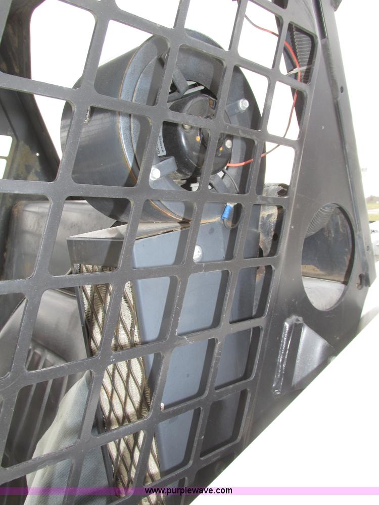 image for item H1005 Bobcat 843 skid steer