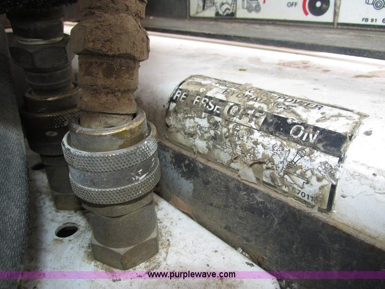 image for item H1005 Bobcat 843 skid steer