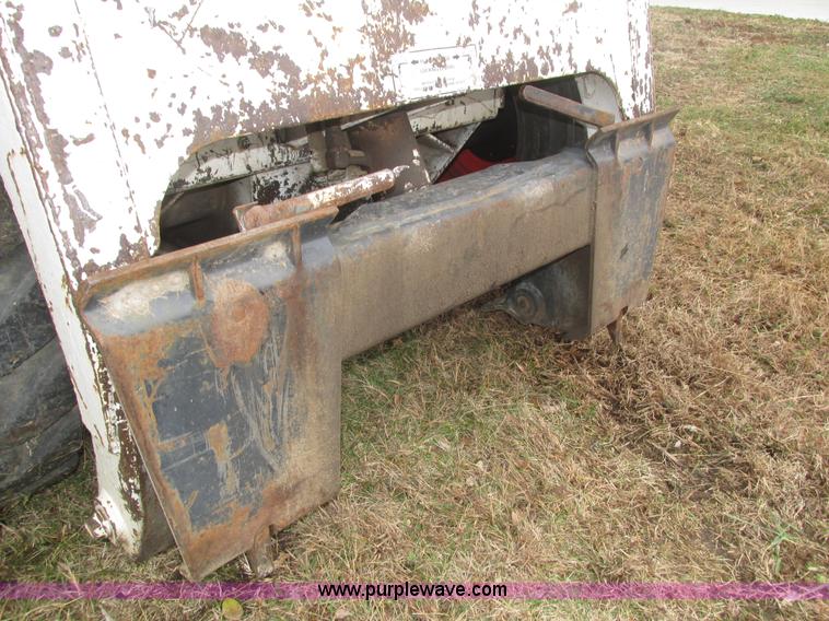 image for item H1005 Bobcat 843 skid steer