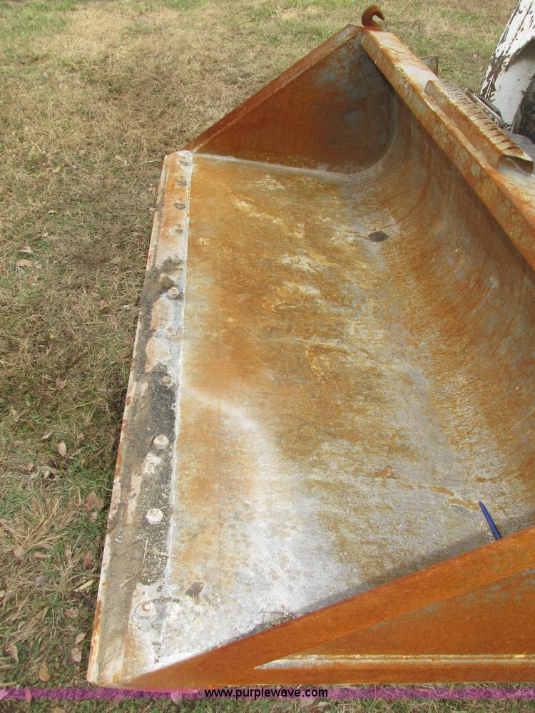 image for item H1005 Bobcat 843 skid steer