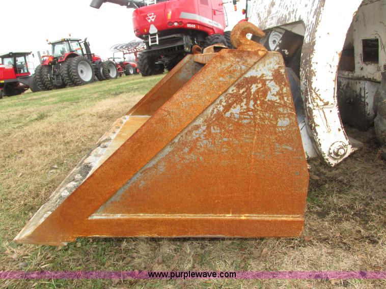image for item H1005 Bobcat 843 skid steer