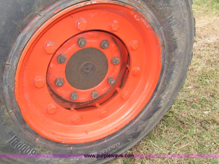 image for item H1005 Bobcat 843 skid steer