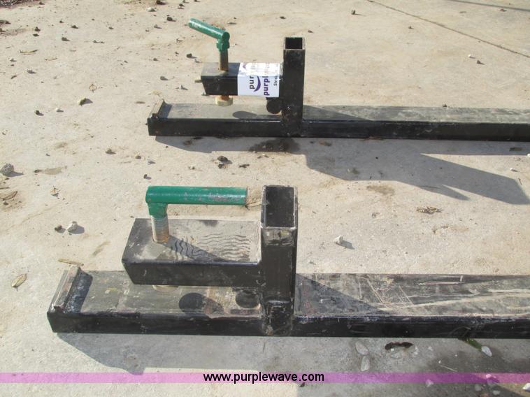 image for item H1008 PR loader pallet forks