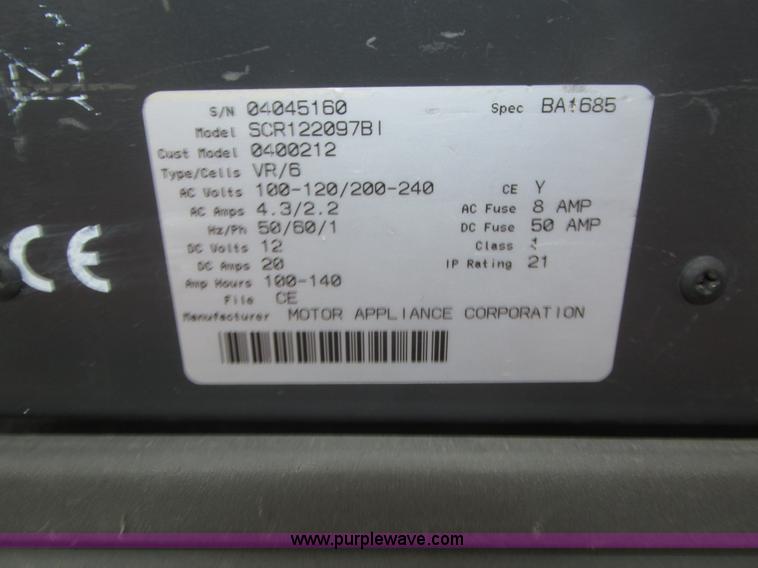 image for item H1011 2004 JLG 12SP vertical lift