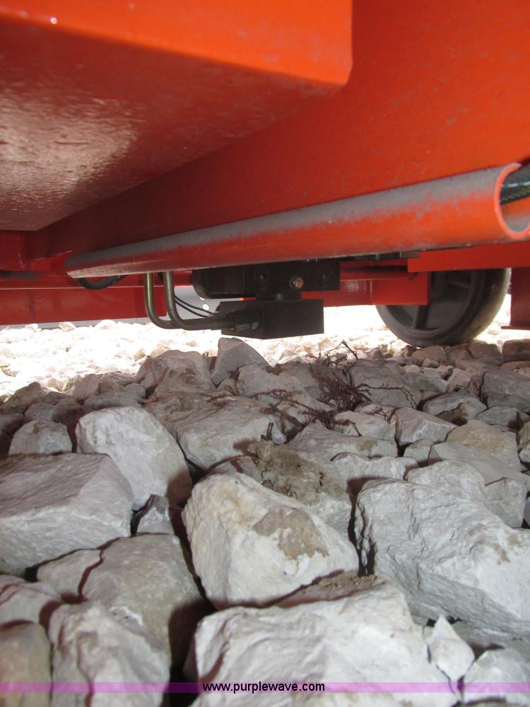 image for item H1011 2004 JLG 12SP vertical lift