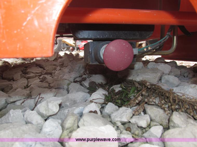 image for item H1011 2004 JLG 12SP vertical lift