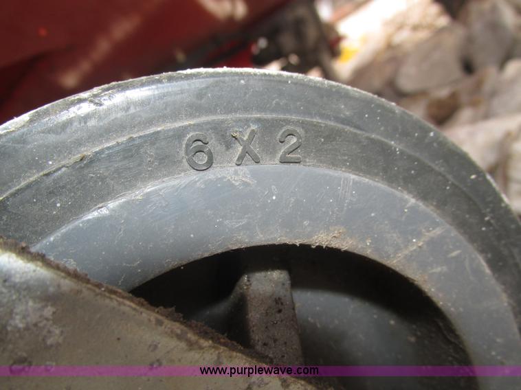 image for item H1011 2004 JLG 12SP vertical lift