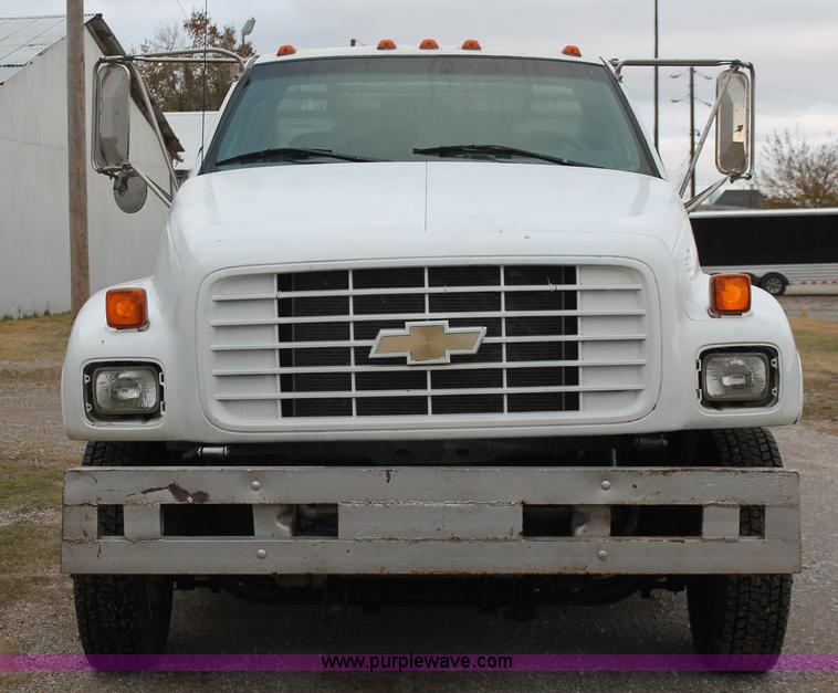 image for item H8017 2000 Chevrolet C6500 concrete pump truck