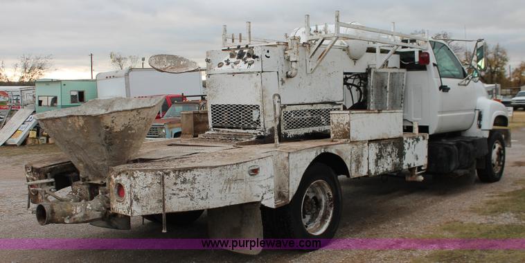 image for item H8017 2000 Chevrolet C6500 concrete pump truck
