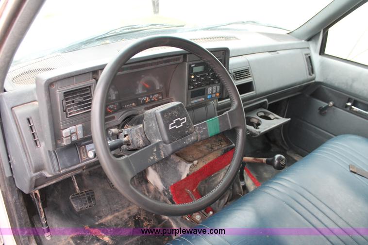 image for item H8017 2000 Chevrolet C6500 concrete pump truck