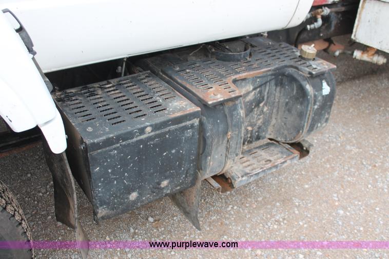 image for item H8017 2000 Chevrolet C6500 concrete pump truck