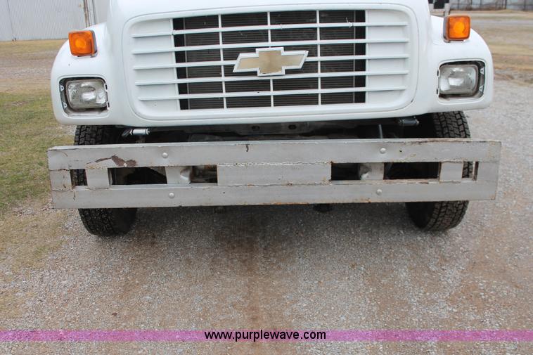 image for item H8017 2000 Chevrolet C6500 concrete pump truck