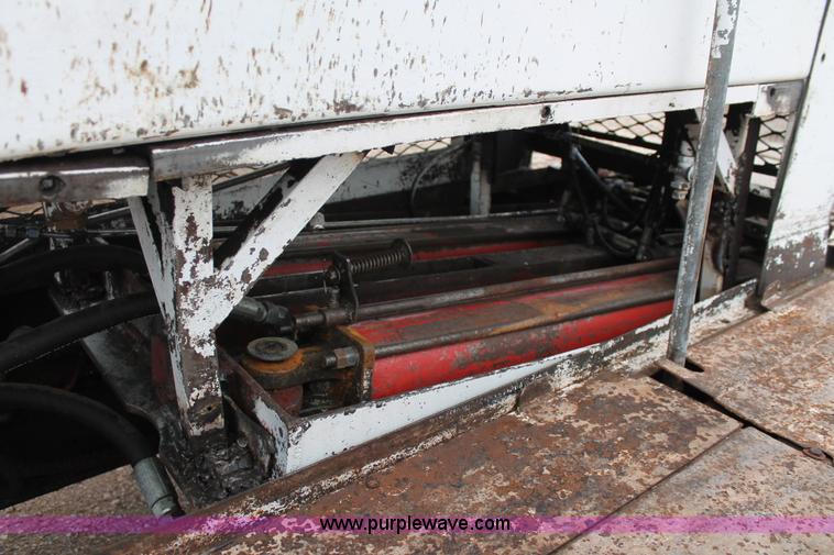 image for item H8017 2000 Chevrolet C6500 concrete pump truck