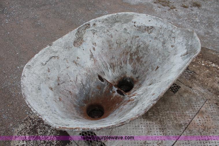 image for item H8017 2000 Chevrolet C6500 concrete pump truck