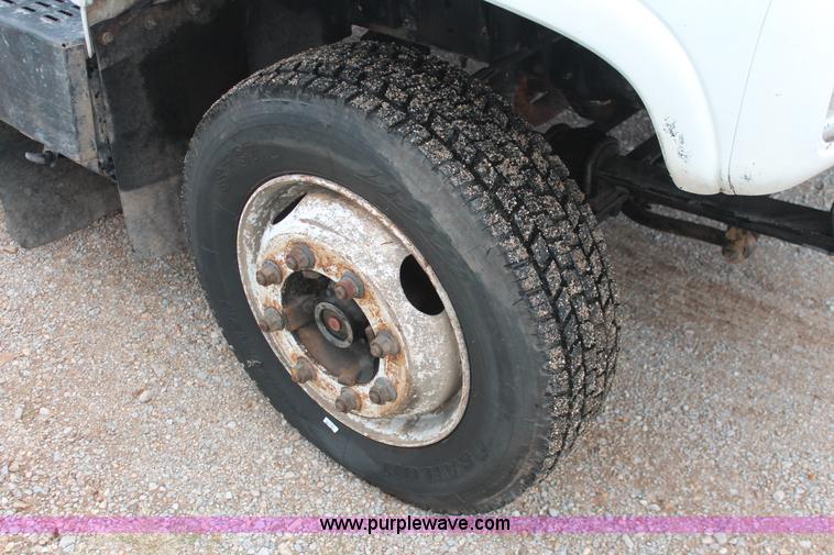 image for item H8017 2000 Chevrolet C6500 concrete pump truck