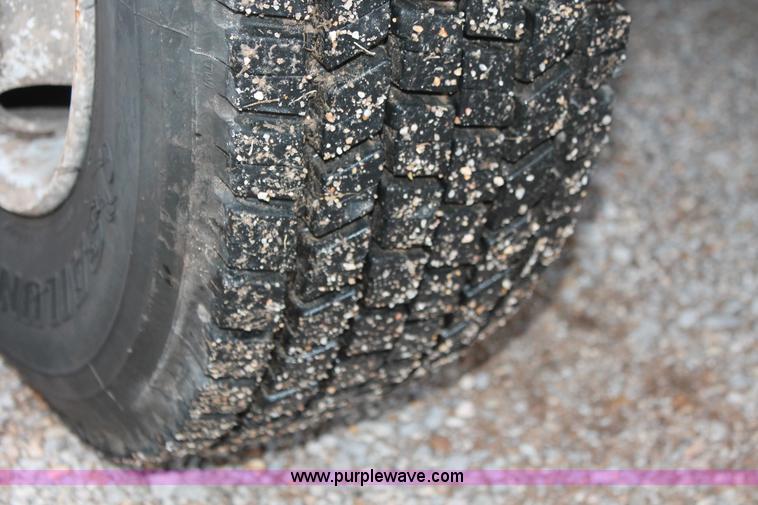 image for item H8017 2000 Chevrolet C6500 concrete pump truck